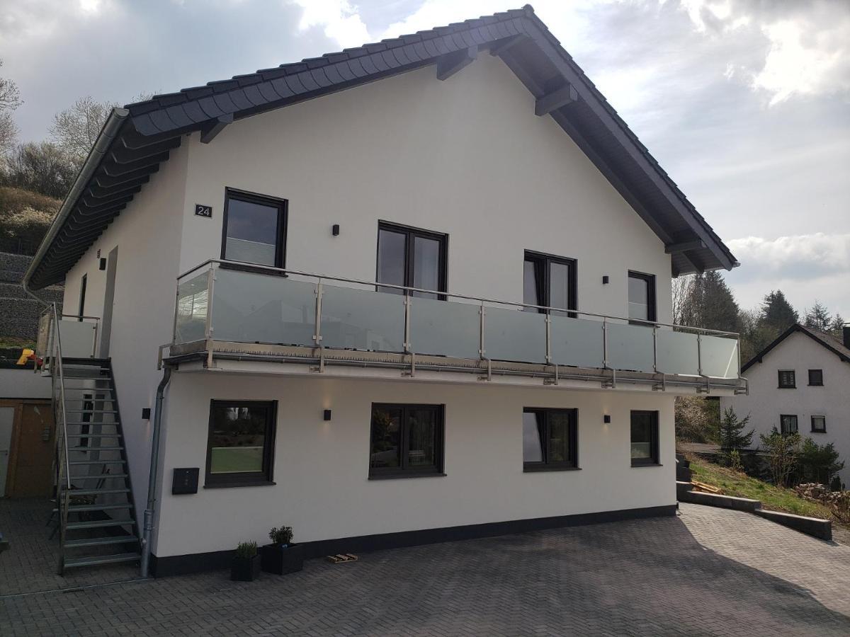 Ferienwohnungen Am Aeppelsberg Volkesfeld Esterno foto