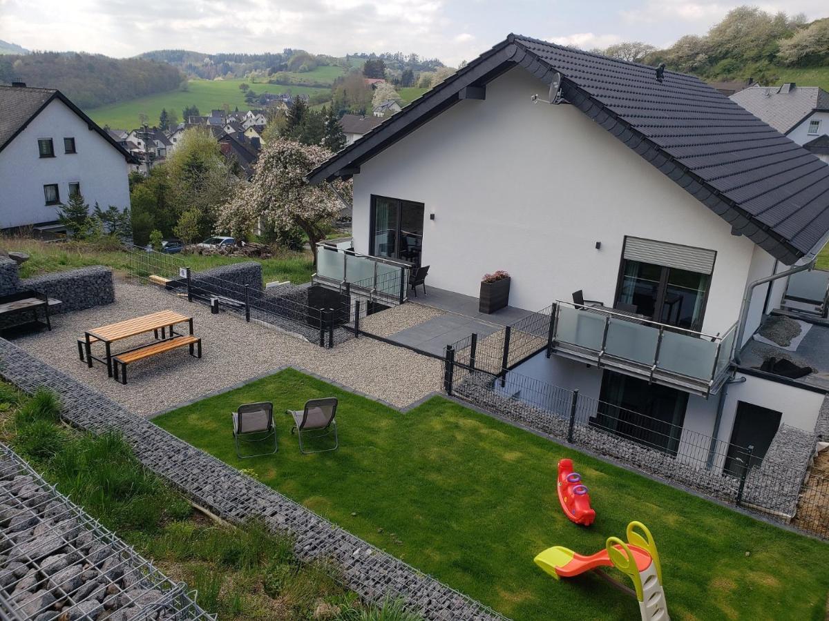 Ferienwohnungen Am Aeppelsberg Volkesfeld Esterno foto